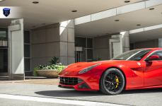 Ferrari F12 на дисках Rohana RFG15
