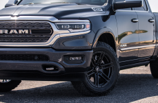 Dodge Ram 1500 на дисках Venom Rex 20