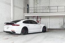 Porsche Panamera Turbo S на дисках Rotiform SNA-T
