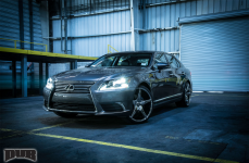 Lexus LS460 на дисках DUB Rio 5